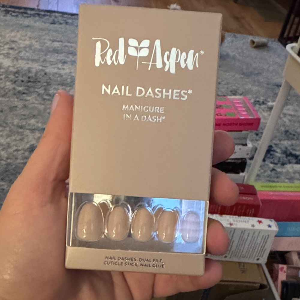 Red Aspen Nail Dashes - SHORT ALMOND - Sandy Toes, Shaunice